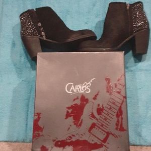 Carlos Santana Driskill Black suede like boots.